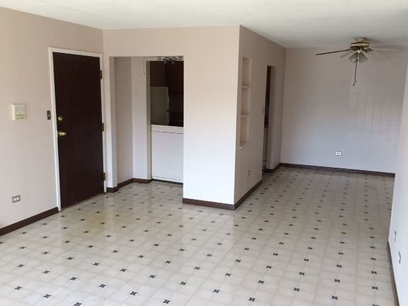 2nd image of 216 Shorewood Dr APT 1A