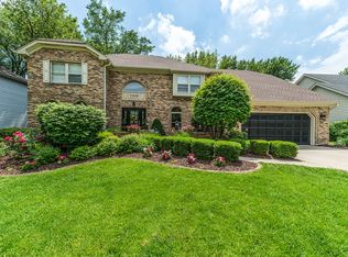 1308 E Gartner Rd, Naperville, IL 60540