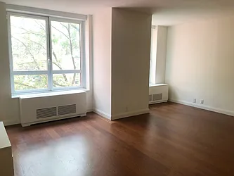 Rented by R New York