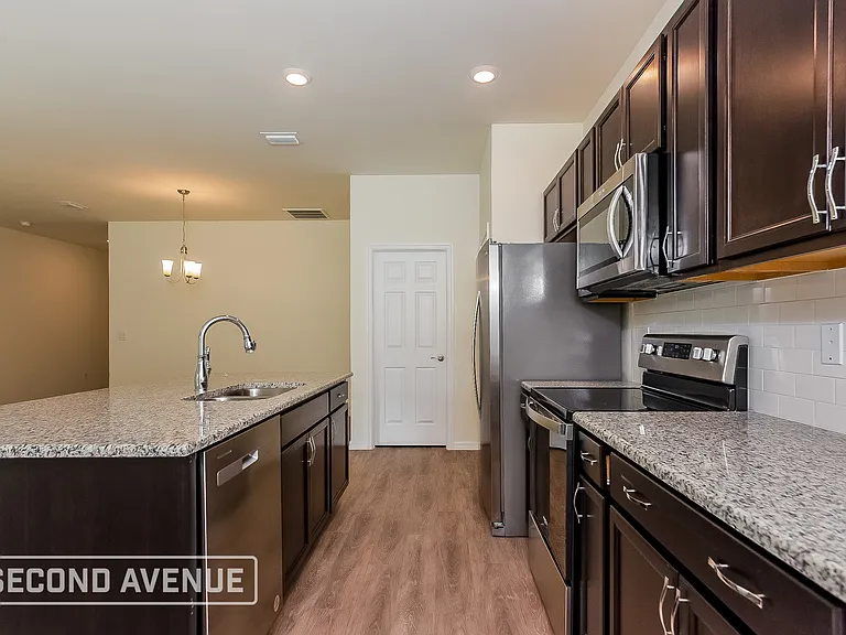 4546 Crowell Ln — Photo 3