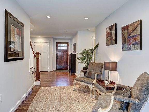 Foyer/Gallery Hall