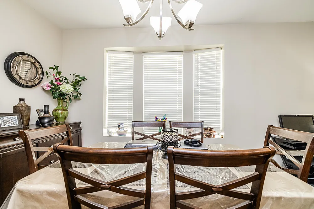 4 bed, 2.5 bath, 2000 sqft, $3,000 — Photo 3