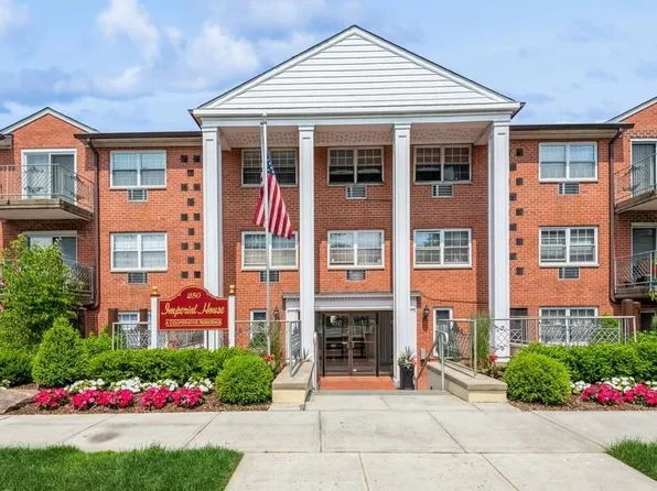 250 N Village Avenue #B3, Rockville Centre, NY 11570