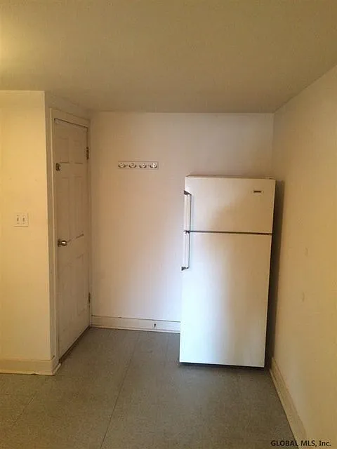 2 bed, 1000 sqft, $1,345 — Photo 3