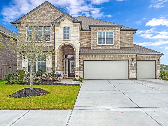 2nd image of 7835 Pecan Place Ln
