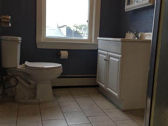 3rd image of 94 Greenville Ave APT 3