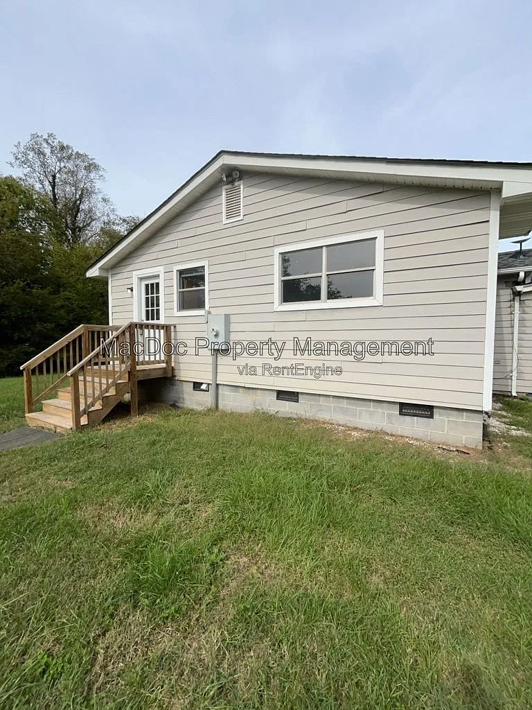 3 bed, 2.0 bath, $2,295 — Photo 1