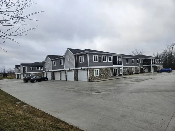 224 S 7th St #9, Waterford, WI 53185