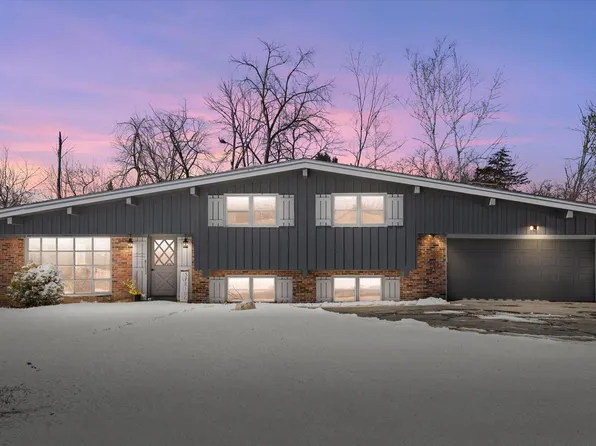 W358N5045 Lakeshore DRIVE, Oconomowoc, WI 53066