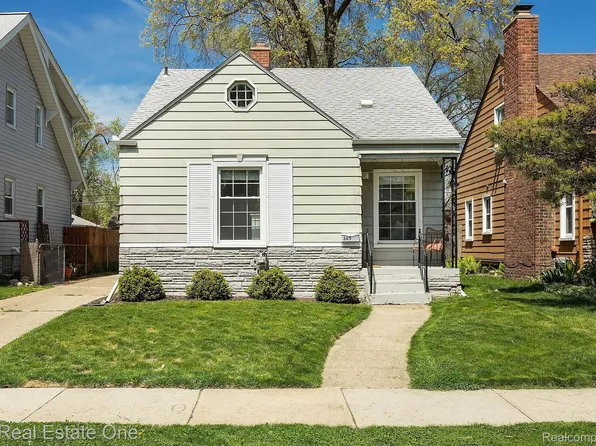 365 E Woodland St, Ferndale, MI 48220