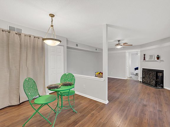 3rd image of 2811 Edridge Ct APT 202