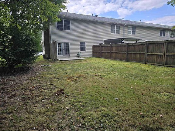 4th image of 1001 Fair Oaks Dr