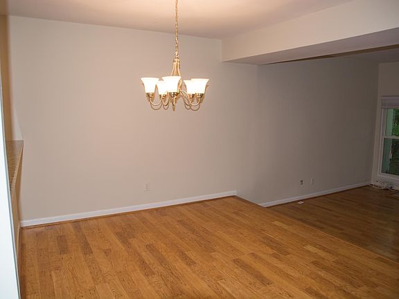 Open concept kitchen, dining room and family room.