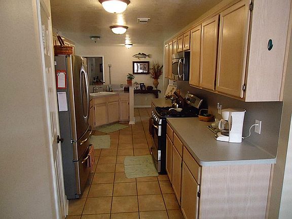 4th image of 216 McVoy Dr