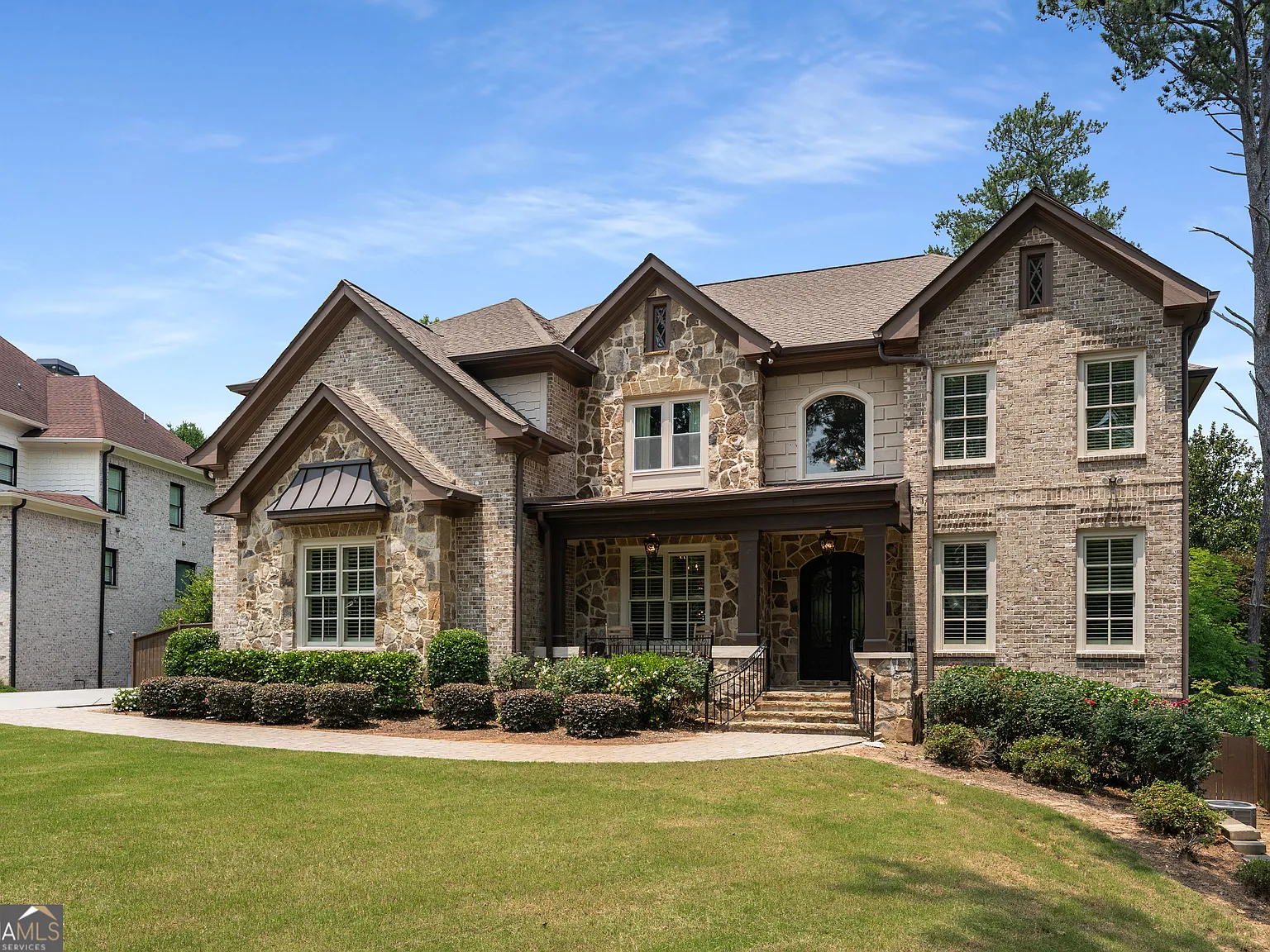 6 bed, 6.5 bath, 6585 sqft, $11,500 — Photo 2