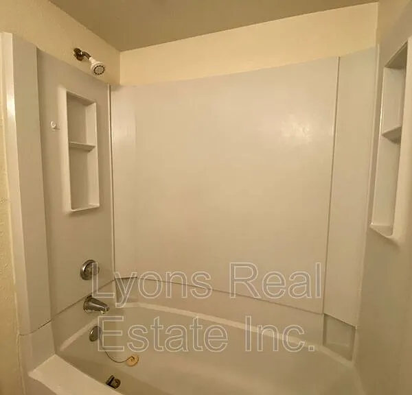 2855 Winkler Ave #124 — Photo 14