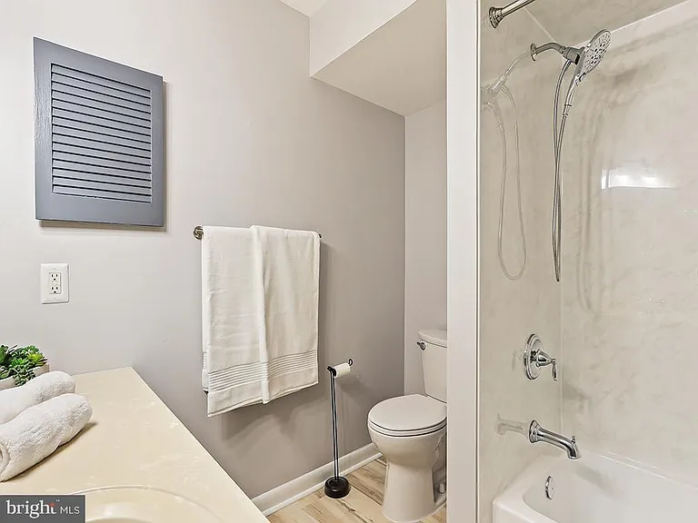 303 Trinity Ct #11 — Photo 25