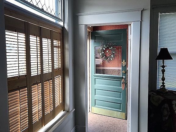 2nd image of 609 E Sheridan St