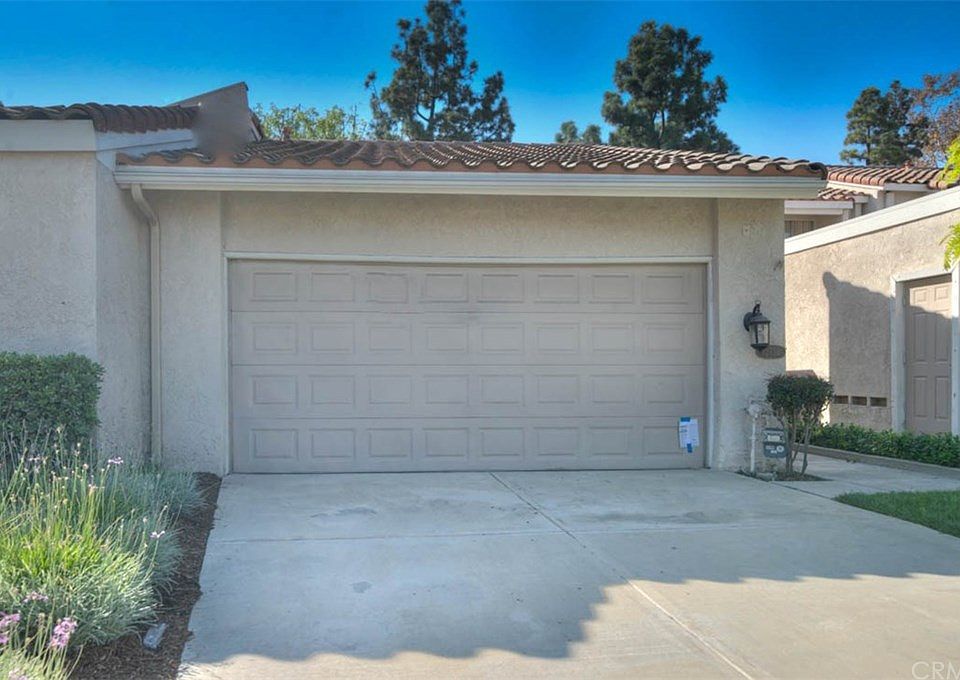 1st image of 12734 Oxford Dr