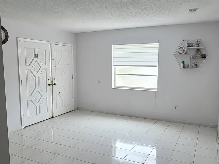 3678 SW 3rd St — Photo 3