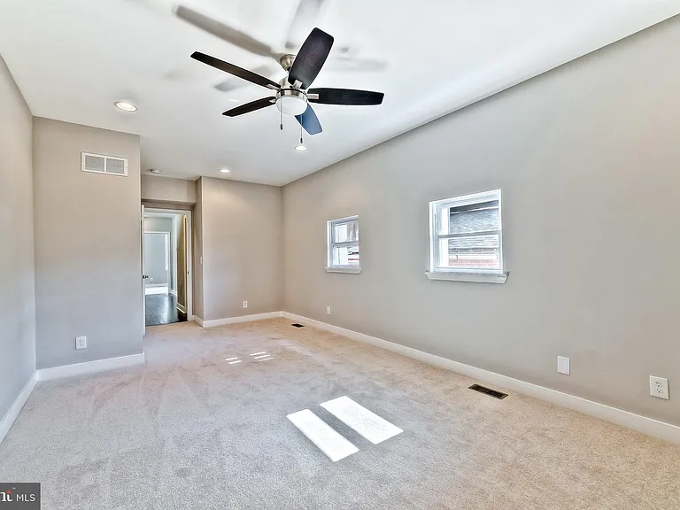 226 S Washington St — Photo 11