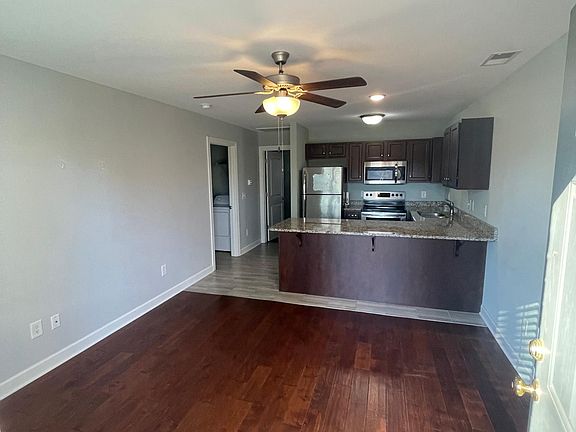 4th image of 517 Crestland Ave APT B