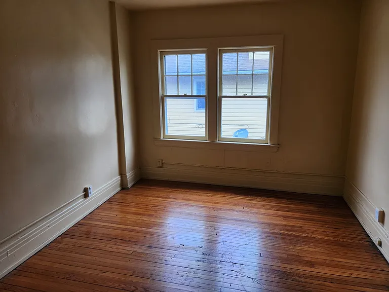 2 Clay Ave — Photo 4