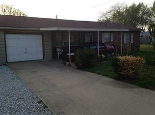 712 N 12th Pl, Rogers, AR 72756