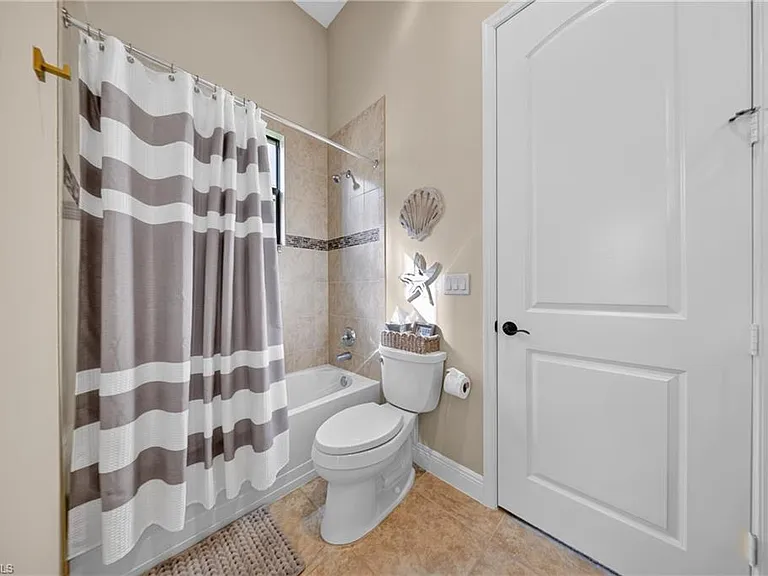 7890 Allende Ln — Photo 17