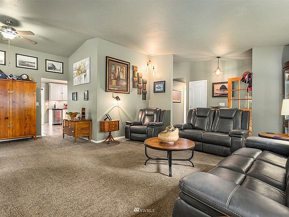 5th image of 7518 Celesta Ln SW