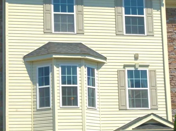 228 Morlatt Ln, Martinsburg, WV 25404