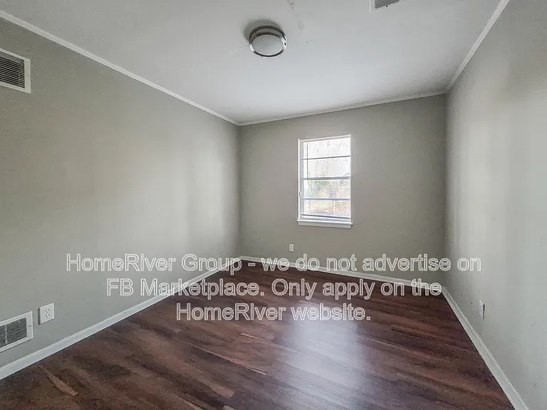 644 Kent St — Photo 9