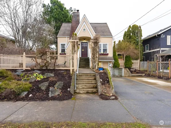 2212 Broadway, Bellingham, WA 98225