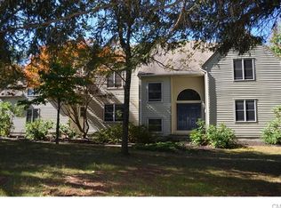 4 Fox Ridge Dr, New Milford, CT 06776