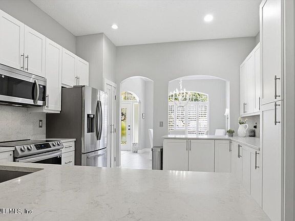 5th image of 1204 PARADISE POND Road