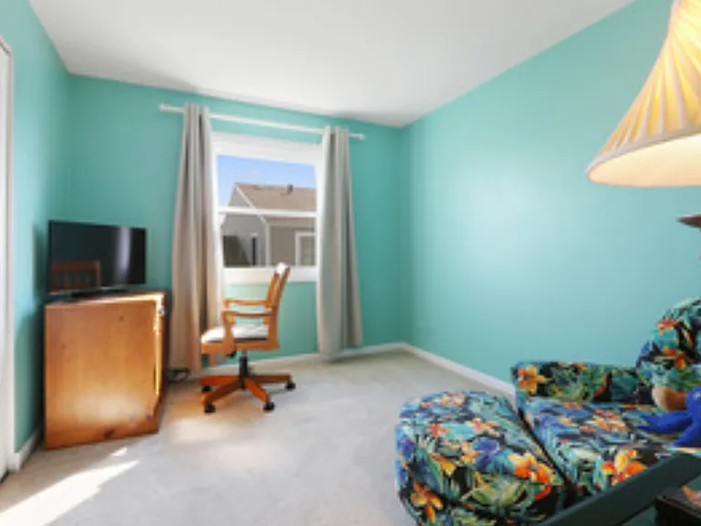 164th Pl — Photo 2