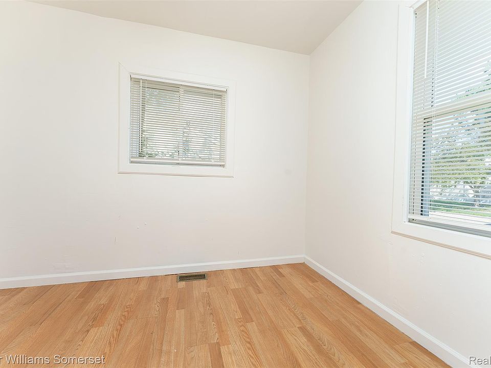 7244 Ford Ave, photo 14