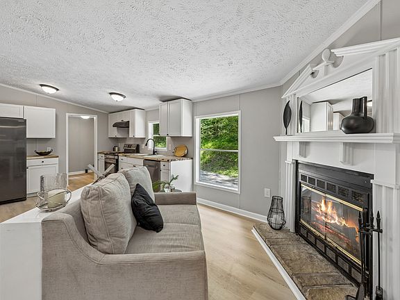 4th image of 60 Dawson Ln
