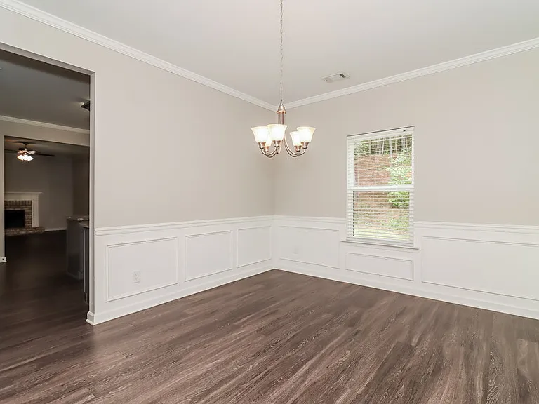 412 Fieldcrest Dr — Photo 6
