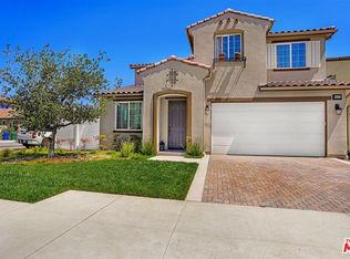8574 N Yehuda Dr, Canoga Park, CA 91304