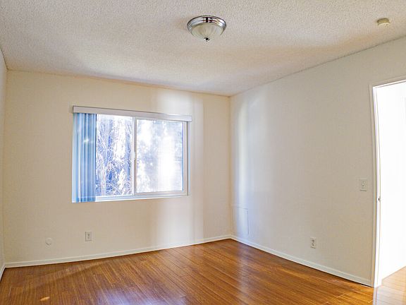 5th image of 447 W Elk Ave