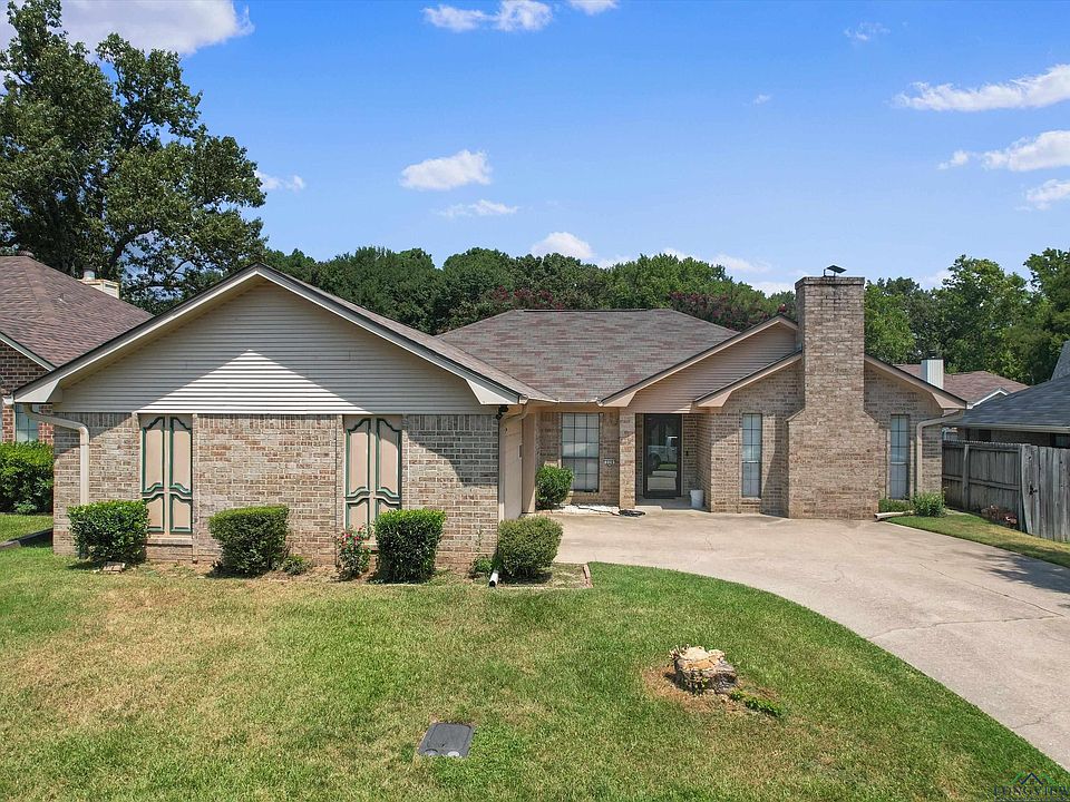 1st image of 220 Woodcreek Dr