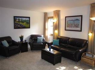 17840 Milford Ln, Brookfield, WI 53045