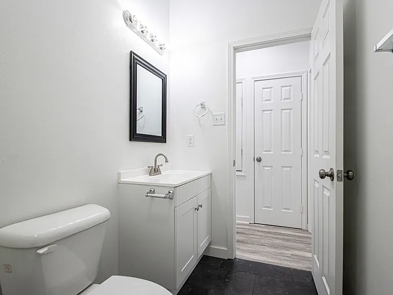 215 S Park St — Photo 13