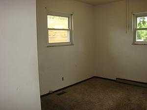 5th image of 606 Johnson St