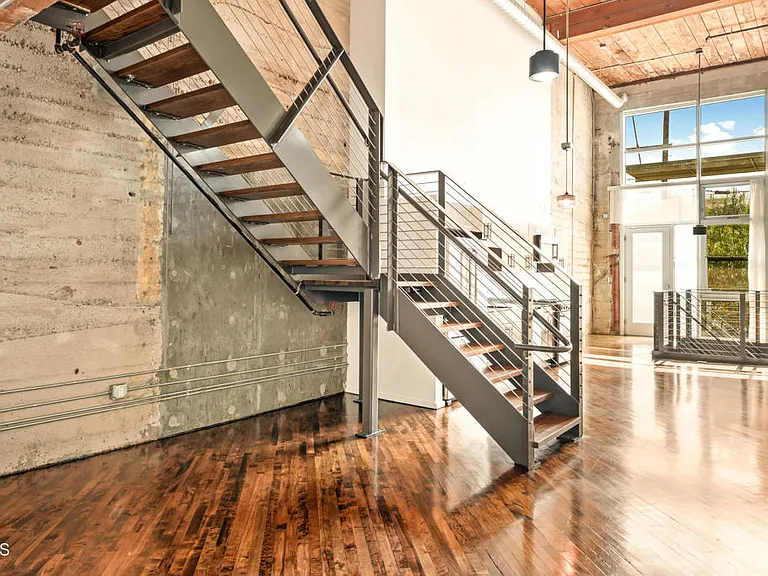 530 S Hewitt St #129 — Photo 18