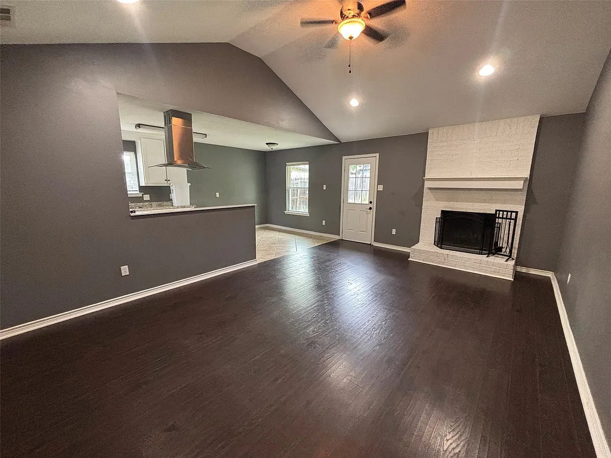 Building Photo - 619 Allencrest Dr
