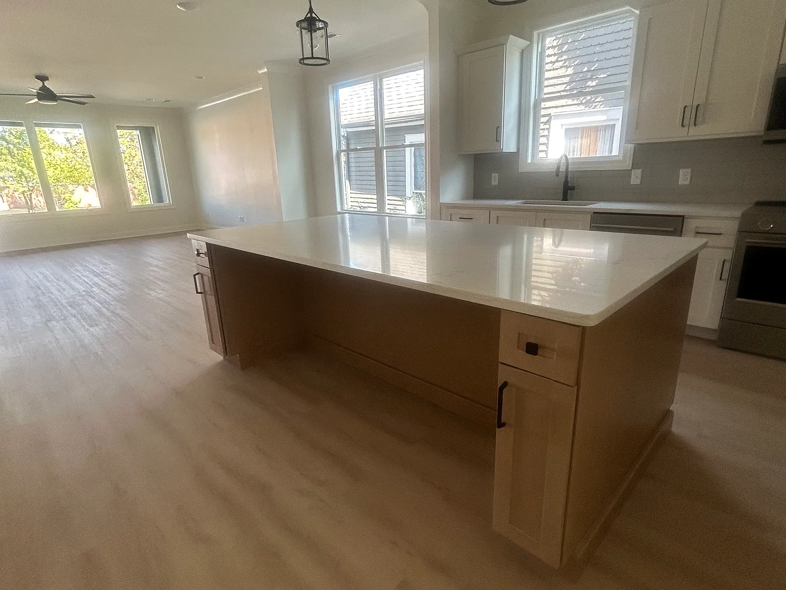 4 bed, 3.5 bath, 2200 sqft, $2,800 — Photo 4
