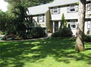 77 Richardson Dr, Needham, MA 02492