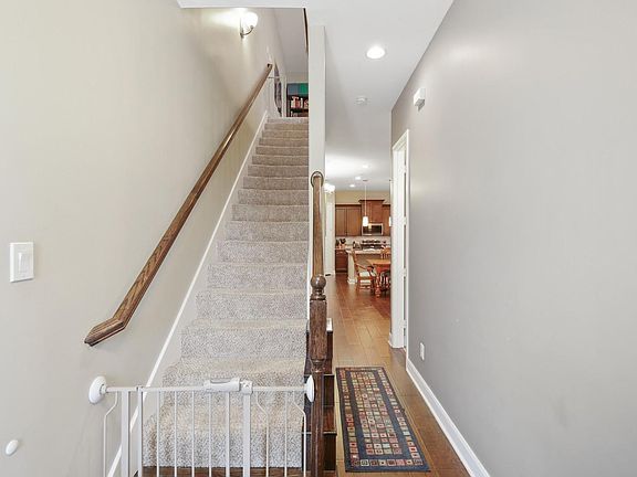 3rd image of 109 Kimbel Ct